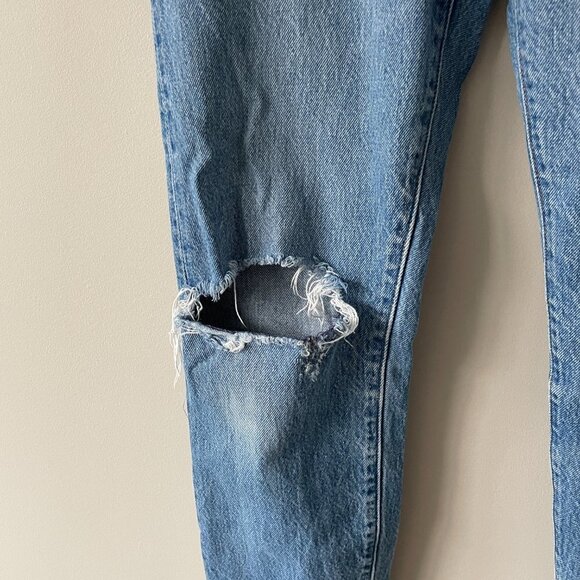 LEVI'S Wedgie Icon High Rise Denim Cropped Frayed Hem Jeans Athens Hera Blue 27 - Picture 9 of 13